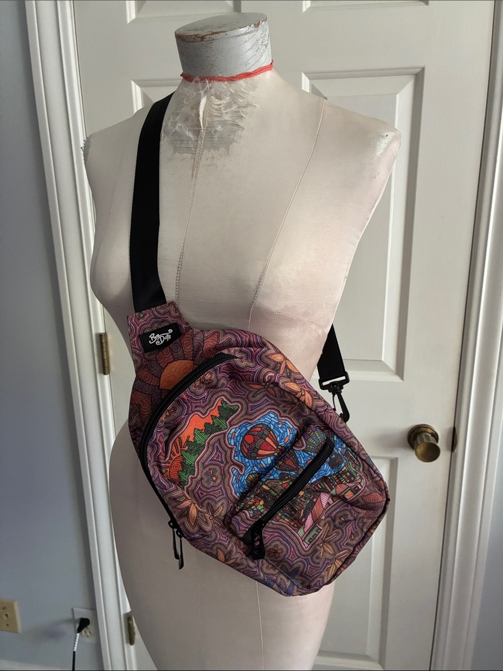 Fun artsy crossbody